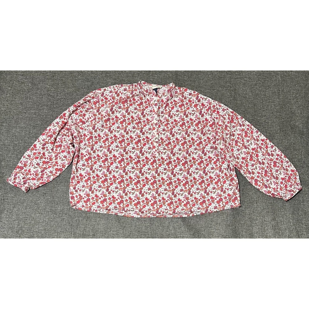 Universal Thread Women's S‎ Pullover Floral Blouse